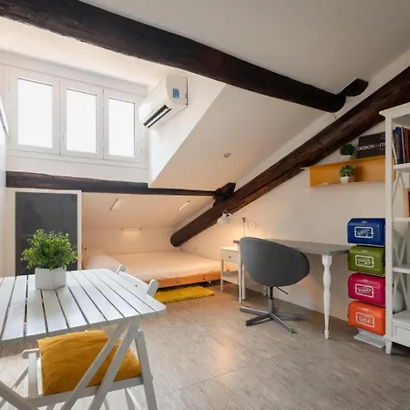 Chinatown Cosy Attic Daire *